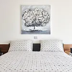 Dolcea - Elegant Und Stilvoll Mit Pool By Interhome *