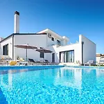 Semesterbostad Dolcea - Elegant Und Stilvoll Mit Pool By Interhome Kaštel