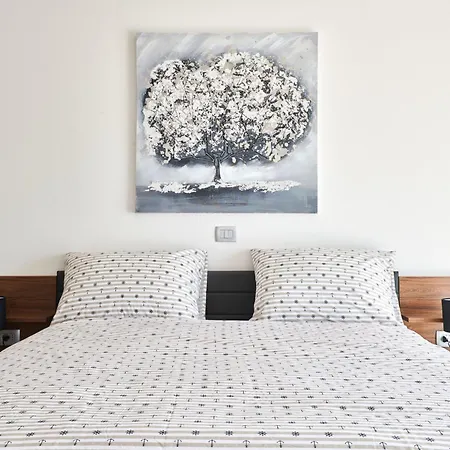 Dolcea - Elegant Und Stilvoll Mit Pool By Interhome *