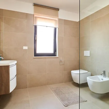 Dolcea - Elegant Und Stilvoll Mit Pool By Interhome