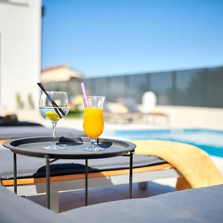بيت للعطل Dolcea - Elegant Und Stilvoll Mit Pool By Interhome Kaštel