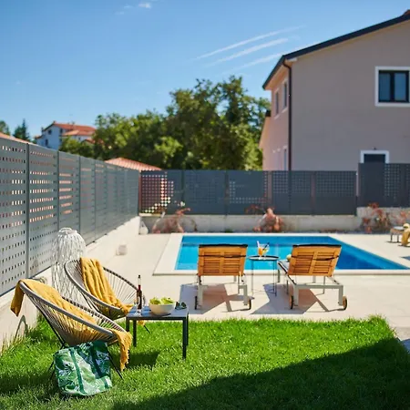 Dolcea - Elegant Und Stilvoll Mit Pool By Interhome *