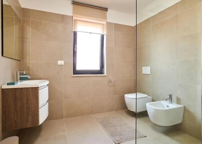 Dolcea - Elegant Und Stilvoll Mit Pool By Interhome