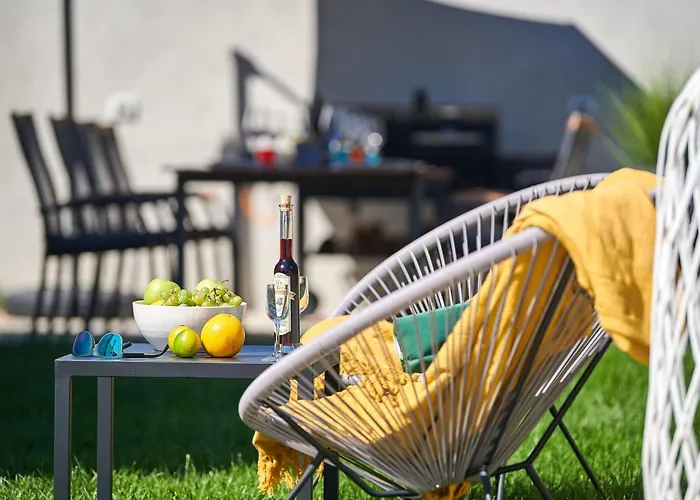 Dolcea - Elegant Und Stilvoll Mit Pool By Interhome