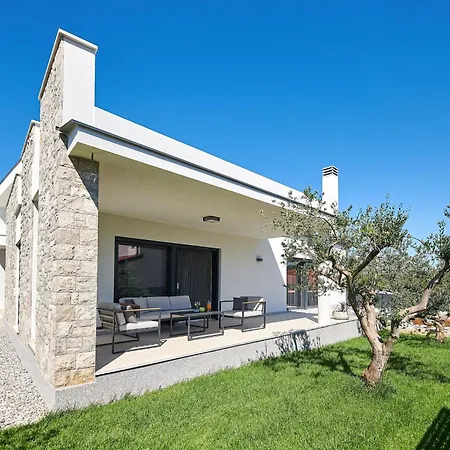 Dolcea - Elegant Und Stilvoll Mit Pool By Interhome Semesterbostad Kaštel