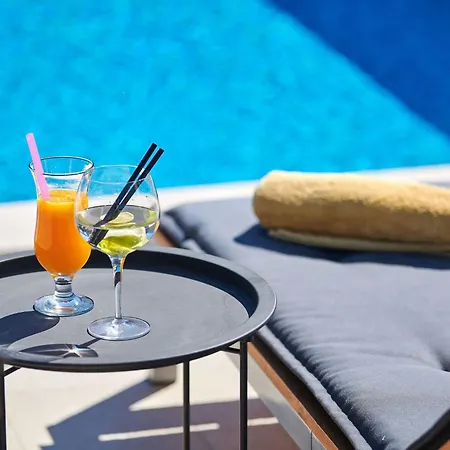 Dolcea - Elegant Und Stilvoll Mit Pool By Interhome *