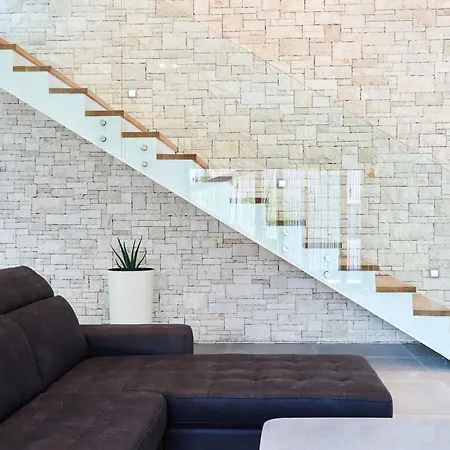 Dolcea - Elegant Und Stilvoll Mit Pool By Interhome Semesterbostad *