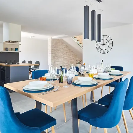 Ferienhaus Dolcea - Elegant Und Stilvoll Mit Pool By Interhome Kaštel