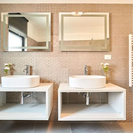 Dolcea - Elegant Und Stilvoll Mit Pool By Interhome *