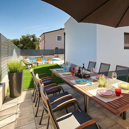 Dolcea - Elegant Und Stilvoll Mit Pool By Interhome